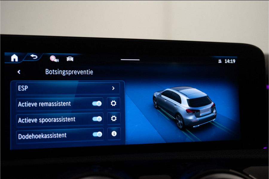 Mercedes-Benz A-Klasse 250 e Premium AMG Facelift 218PK | Pano | Keyless | Sfeer | Night | Fabrieksgarantie