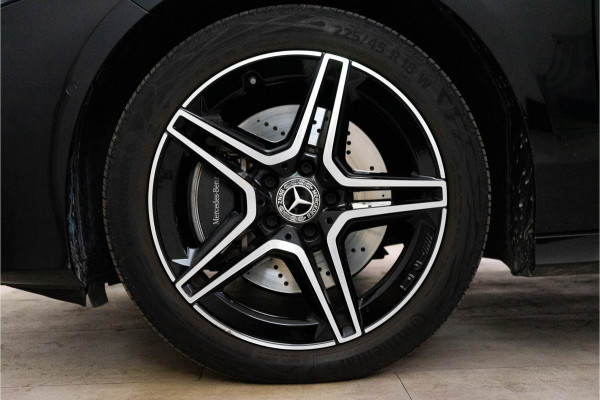 Mercedes-Benz A-Klasse 250 e Premium AMG Facelift 218PK | Pano | Keyless | Sfeer | Night | Fabrieksgarantie