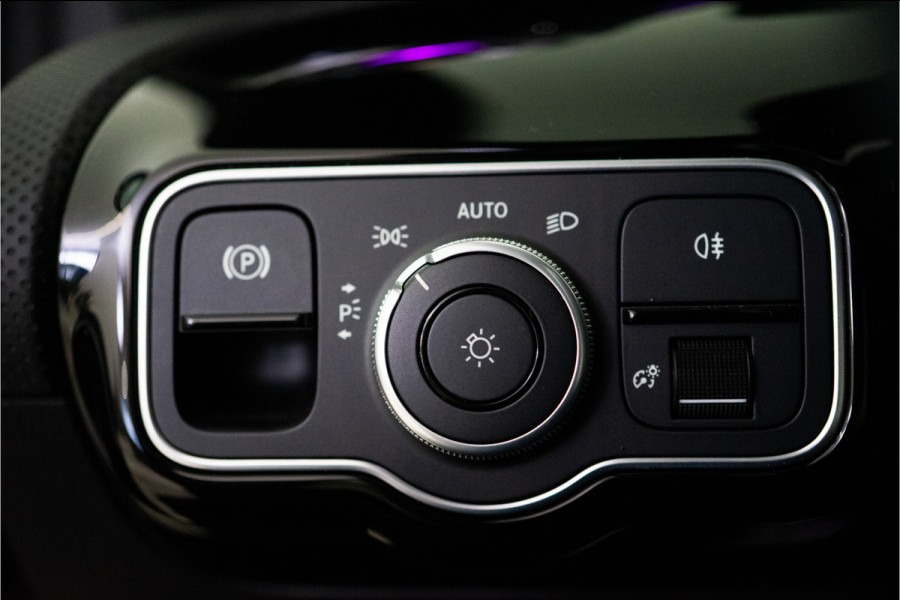 Mercedes-Benz A-Klasse 250 e Premium AMG Facelift 218PK | Pano | Keyless | Sfeer | Night | Fabrieksgarantie