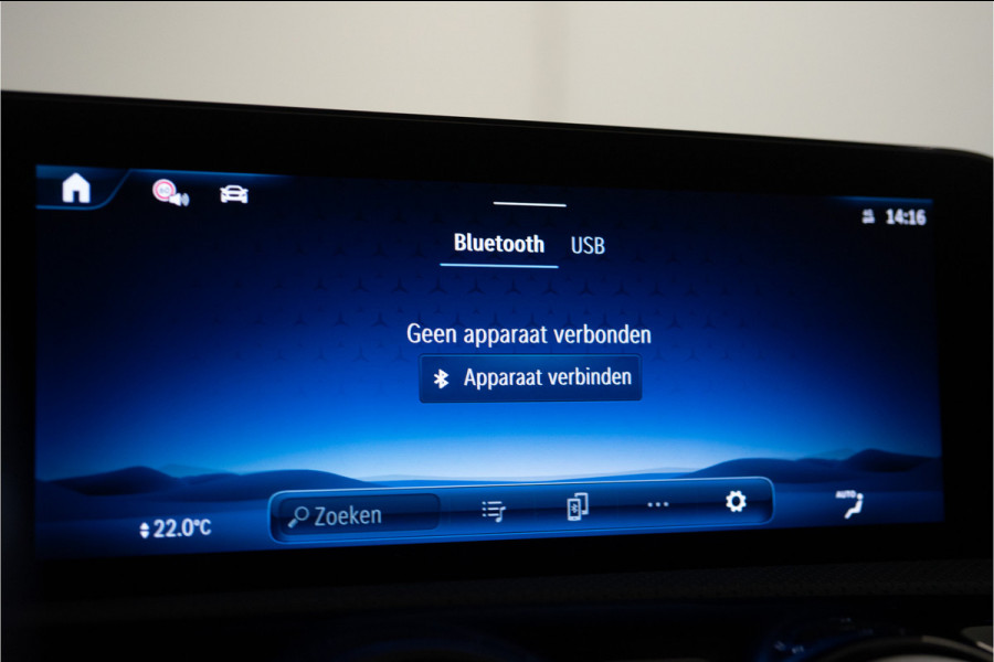 Mercedes-Benz A-Klasse 250 e Premium AMG Facelift 218PK | Pano | Keyless | Sfeer | Night | Fabrieksgarantie