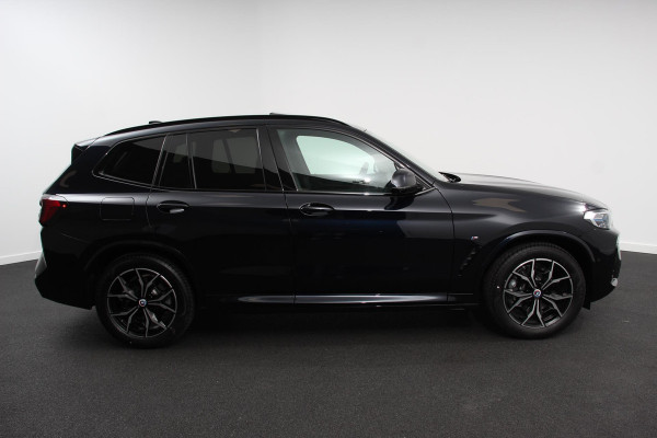 BMW X3 xDrive30e M Sport High Executive | Leder | Schuif/kantel dak | Navigatie | Climate Control | Camera | Electrisch bedienbare achterklep | Active Cruise Control | 19" Lichtmetalen velgen
