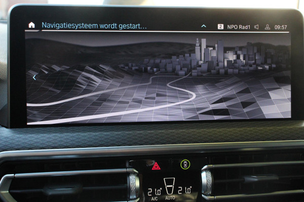 BMW X3 xDrive30e M Sport High Executive | Leder | Schuif/kantel dak | Navigatie | Climate Control | Camera | Electrisch bedienbare achterklep | Active Cruise Control | 19" Lichtmetalen velgen