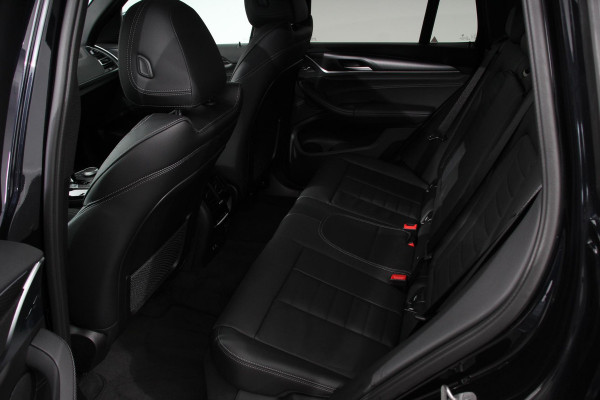BMW X3 xDrive30e M Sport High Executive | Leder | Schuif/kantel dak | Navigatie | Climate Control | Camera | Electrisch bedienbare achterklep | Active Cruise Control | 19" Lichtmetalen velgen