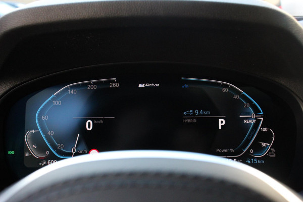 BMW X3 xDrive30e M Sport High Executive | Leder | Schuif/kantel dak | Navigatie | Climate Control | Camera | Electrisch bedienbare achterklep | Active Cruise Control | 19" Lichtmetalen velgen