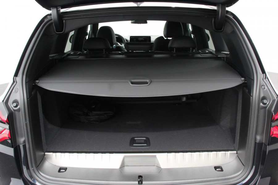 BMW X3 xDrive30e M Sport High Executive | Leder | Schuif/kantel dak | Navigatie | Climate Control | Camera | Electrisch bedienbare achterklep | Active Cruise Control | 19" Lichtmetalen velgen