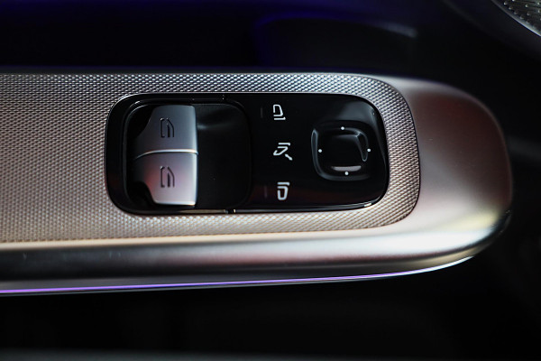 Mercedes-Benz CLE Coupé 300 e AMG 53 Look / Massage / Burmester / Head Up / 360 Camera / Acc / Elek Stoelen / Open Pano / 19 Inch