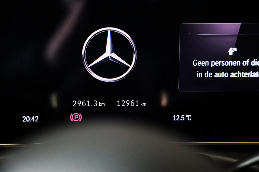 Mercedes-Benz CLE Coupé 300 e AMG 53 Look / Massage / Burmester / Head Up / 360 Camera / Acc / Elek Stoelen / Open Pano / 19 Inch