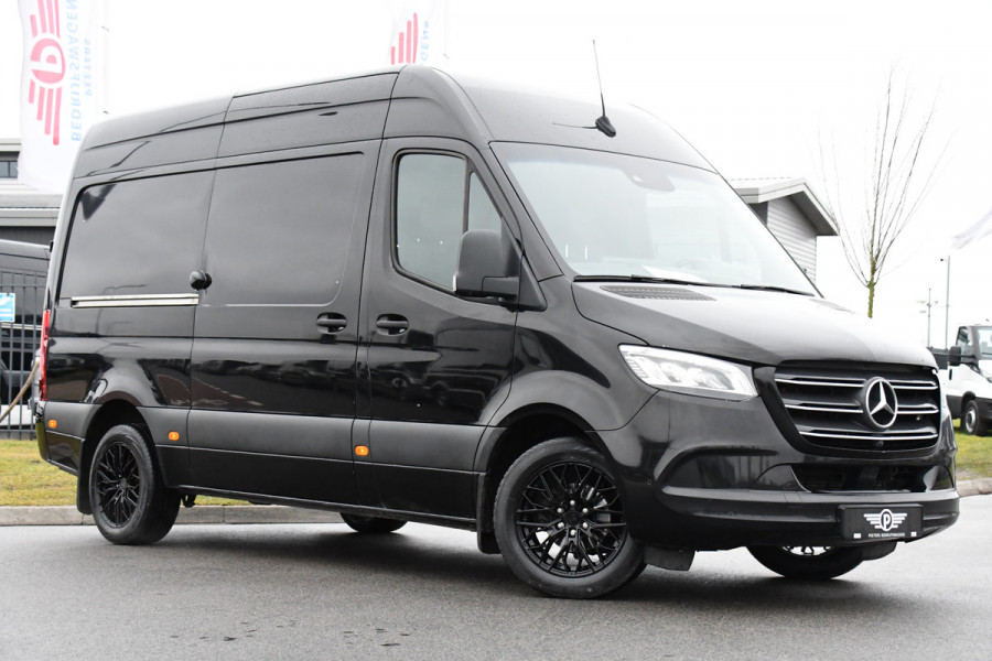 Mercedes-Benz Sprinter 319 V6 3.0 CDI L2H2 Black Edition 360 Camera, Cruise, Carplay, 10,5'' Mbux, LED, Trekhaak, Stoelverwarming, Standkachel, NAVI, Leder, Uniek!