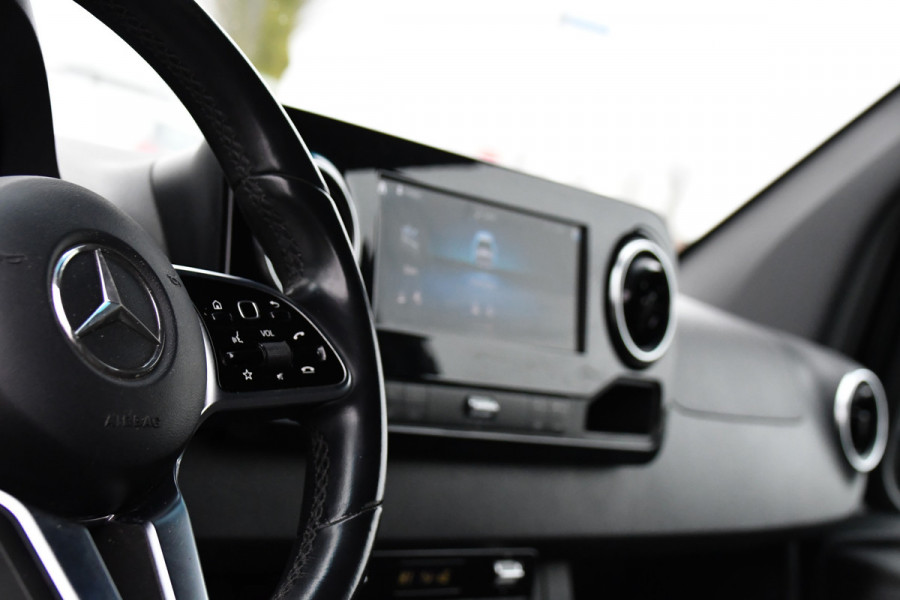 Mercedes-Benz Sprinter 319 V6 3.0 CDI L2H2 Black Edition 360 Camera, Cruise, Carplay, 10,5'' Mbux, LED, Trekhaak, Stoelverwarming, Standkachel, NAVI, Leder, Uniek!
