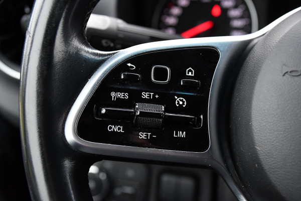 Mercedes-Benz Sprinter 319 V6 3.0 CDI L2H2 Black Edition 360 Camera, Cruise, Carplay, 10,5'' Mbux, LED, Trekhaak, Stoelverwarming, Standkachel, NAVI, Leder, Uniek!