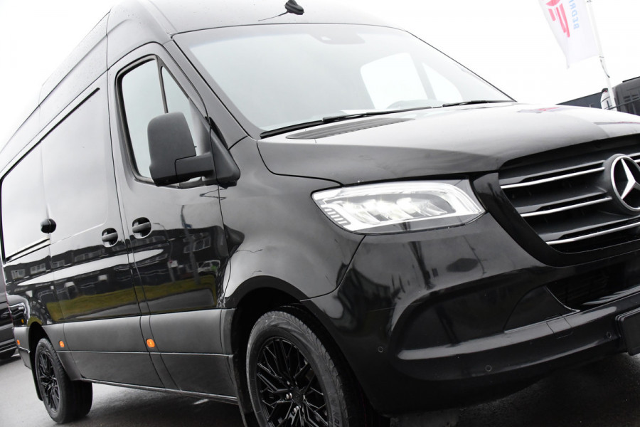 Mercedes-Benz Sprinter 319 V6 3.0 CDI L2H2 Black Edition 360 Camera, Cruise, Carplay, 10,5'' Mbux, LED, Trekhaak, Stoelverwarming, Standkachel, NAVI, Leder, Uniek!