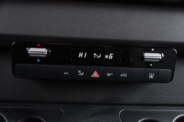 Mercedes-Benz Sprinter 319 V6 3.0 CDI L2H2 Black Edition 360 Camera, Cruise, Carplay, 10,5'' Mbux, LED, Trekhaak, Stoelverwarming, Standkachel, NAVI, Leder, Uniek!