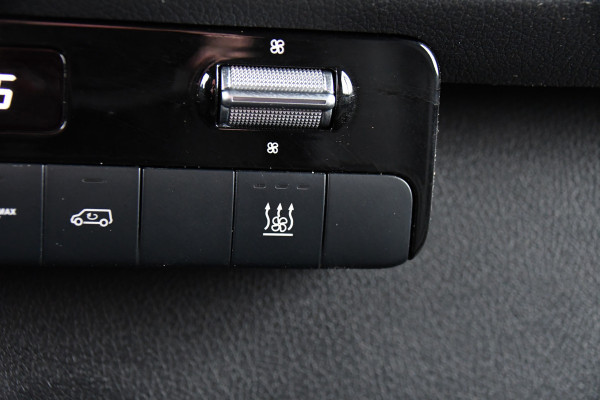 Mercedes-Benz Sprinter 319 V6 3.0 CDI L2H2 Black Edition 360 Camera, Cruise, Carplay, 10,5'' Mbux, LED, Trekhaak, Stoelverwarming, Standkachel, NAVI, Leder, Uniek!