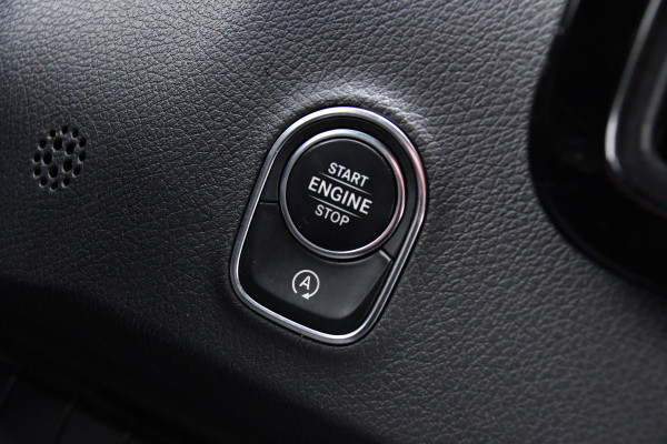 Mercedes-Benz Sprinter 319 V6 3.0 CDI L2H2 Black Edition 360 Camera, Cruise, Carplay, 10,5'' Mbux, LED, Trekhaak, Stoelverwarming, Standkachel, NAVI, Leder, Uniek!