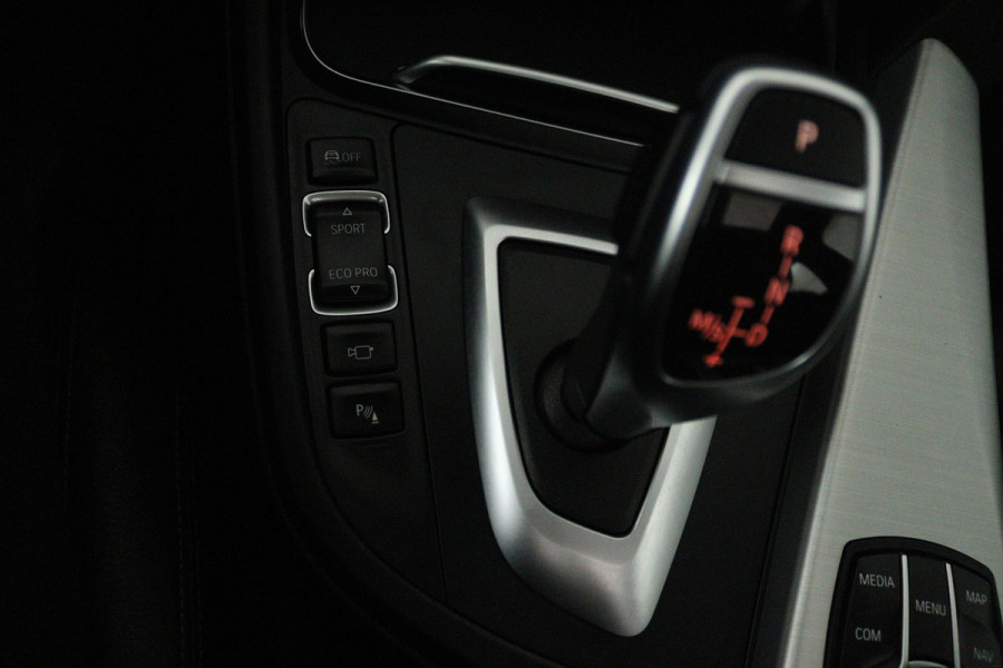 BMW 4 Serie Gran Coupé 440i High Executive Edition (PANORAMADAK, STOELVERWARMING, CAMERA, ELEKTR STOELEN, DEALER ONDERHOUDEN)