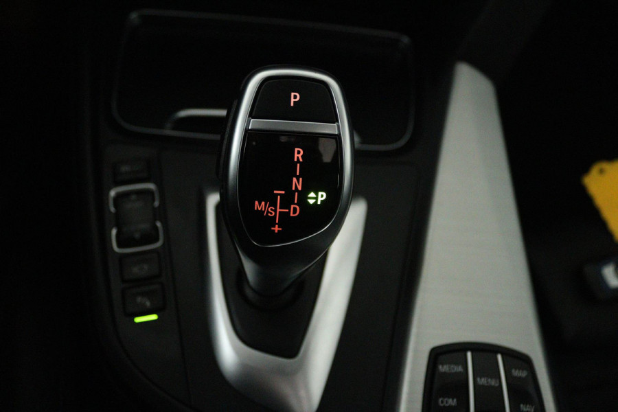 BMW 4 Serie Gran Coupé 440i High Executive Edition (PANORAMADAK, STOELVERWARMING, CAMERA, ELEKTR STOELEN, DEALER ONDERHOUDEN)