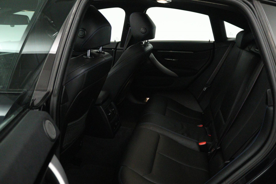 BMW 4 Serie Gran Coupé 440i High Executive Edition (PANORAMADAK, STOELVERWARMING, CAMERA, ELEKTR STOELEN, DEALER ONDERHOUDEN)
