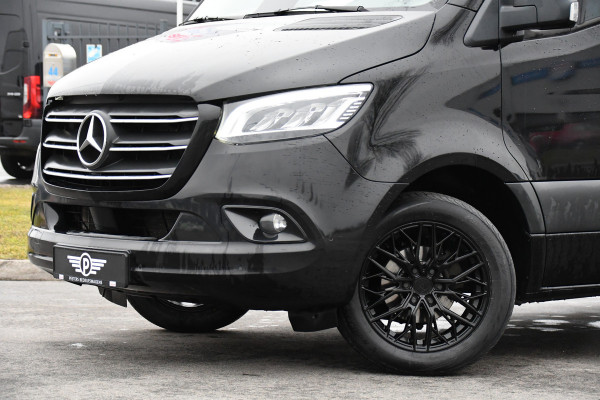 Mercedes-Benz Sprinter 317 1.9 CDI L2 Pro Black Edition FACE LIFT! Camera, Cruise, Carplay, 3500kg Trekhaak, 10,5'' Mbux, LED, Dodehoek, Virtual, Uniek!