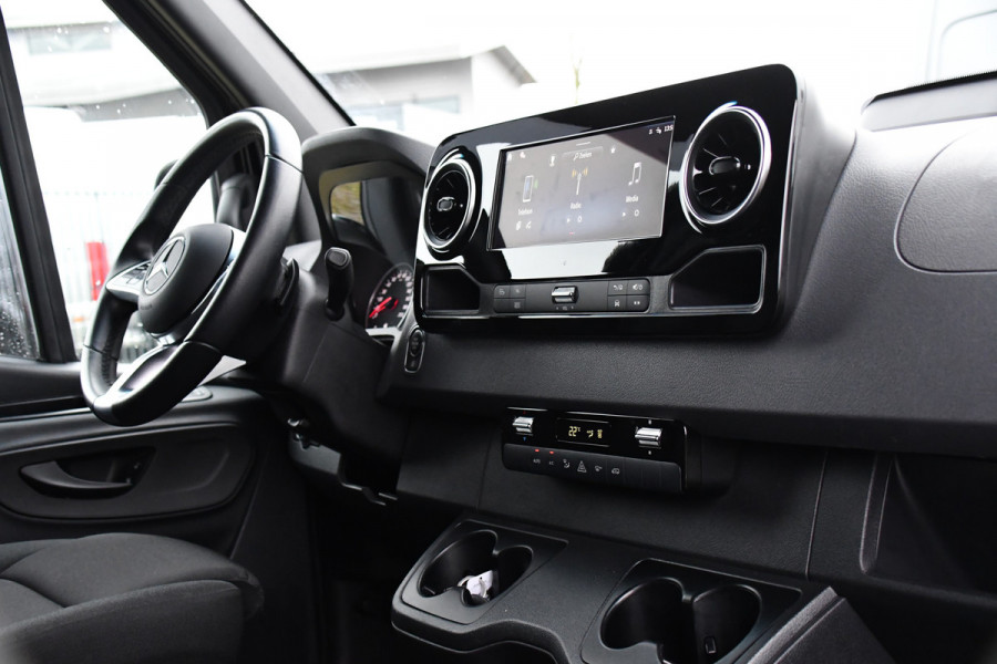 Mercedes-Benz Sprinter 317 1.9 CDI L2 Pro Black Edition FACE LIFT! Camera, Cruise, Carplay, 3500kg Trekhaak, 10,5'' Mbux, LED, Dodehoek, Virtual, Uniek!