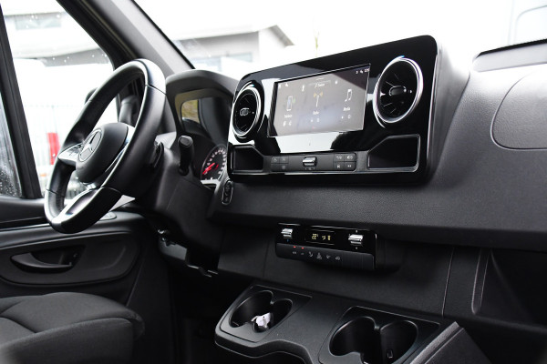 Mercedes-Benz Sprinter 317 1.9 CDI L2 Pro Black Edition FACE LIFT! Camera, Cruise, Carplay, 3500kg Trekhaak, 10,5'' Mbux, LED, Dodehoek, Virtual, Uniek!