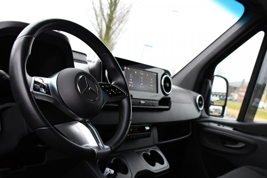 Mercedes-Benz Sprinter 317 1.9 CDI L2 Pro Black Edition FACE LIFT! Camera, Cruise, Carplay, 3500kg Trekhaak, 10,5'' Mbux, LED, Dodehoek, Virtual, Uniek!