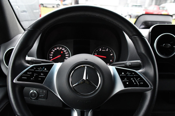Mercedes-Benz Sprinter 317 1.9 CDI L2 Pro Black Edition FACE LIFT! Camera, Cruise, Carplay, 3500kg Trekhaak, 10,5'' Mbux, LED, Dodehoek, Virtual, Uniek!