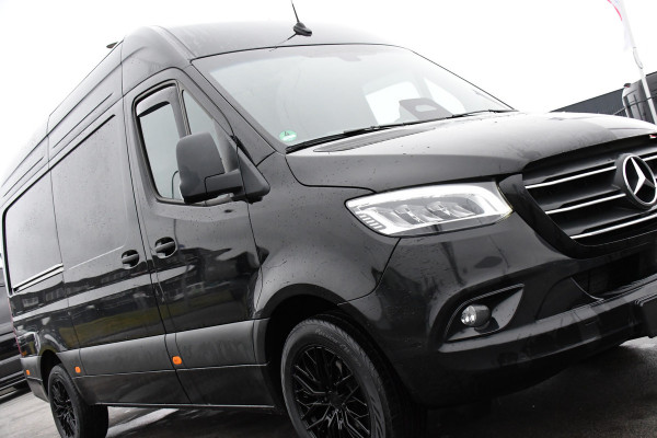 Mercedes-Benz Sprinter 317 1.9 CDI L2 Pro Black Edition FACE LIFT! Camera, Cruise, Carplay, 3500kg Trekhaak, 10,5'' Mbux, LED, Dodehoek, Virtual, Uniek!