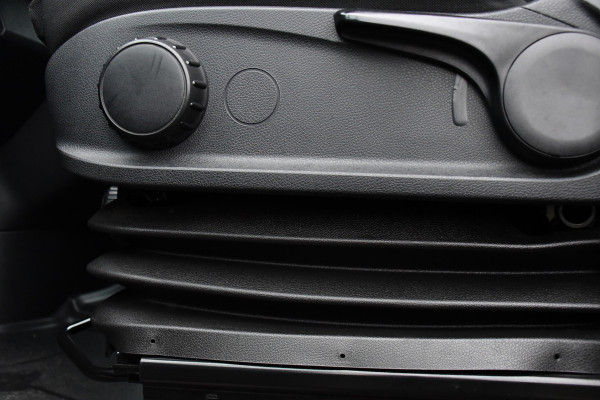 Mercedes-Benz Sprinter 317 1.9 CDI L2 Pro Black Edition FACE LIFT! Camera, Cruise, Carplay, 3500kg Trekhaak, 10,5'' Mbux, LED, Dodehoek, Virtual, Uniek!