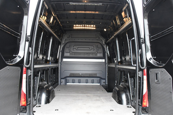 Mercedes-Benz Sprinter 317 1.9 CDI L2 Pro Black Edition FACE LIFT! Camera, Cruise, Carplay, 3500kg Trekhaak, 10,5'' Mbux, LED, Dodehoek, Virtual, Uniek!
