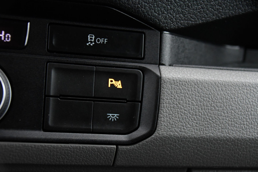 MAN TGE 2.0 L3H2 PB Edition Adaptieve Cruise, Camera, Carplay, LED, 2 x Schuifdeur, Trekhaak, multimedia, 140pk, Automaat, Uniek!