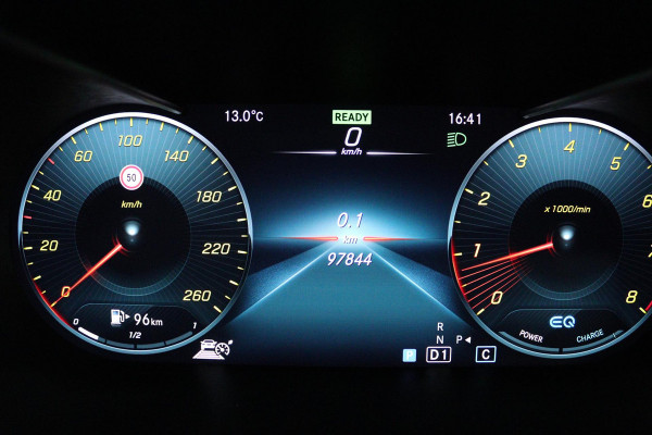 Mercedes-Benz C-Klasse Estate 300 Premium Plus Pack (PANORAMADAK, DIGITALE COCKPIT, SFEERVERLICHTING, CRUISE ADAPTIEF, CAMERA)