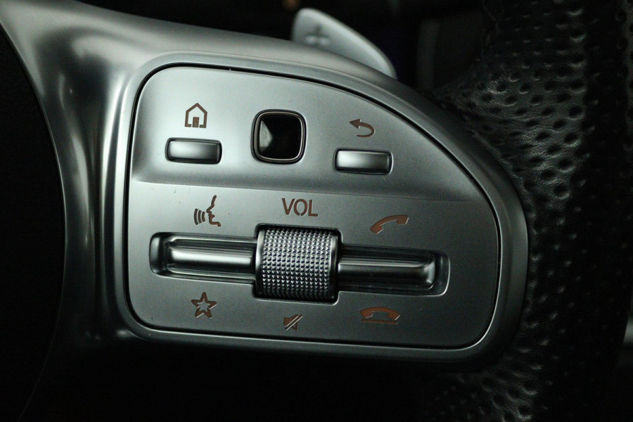 Mercedes-Benz C-Klasse Estate 300 Premium Plus Pack (PANORAMADAK, DIGITALE COCKPIT, SFEERVERLICHTING, CRUISE ADAPTIEF, CAMERA)