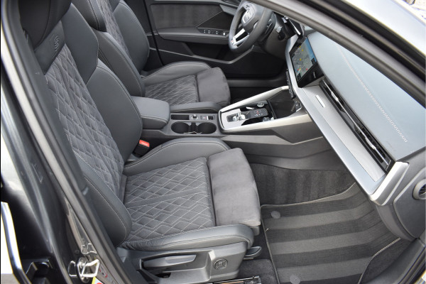 Audi A3 Sportback 45 TFSI e S-Line 245 Pk Pano Navi ACC RS-Stoel Full Led PDC 18 Inch