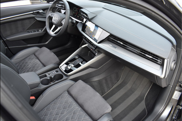 Audi A3 Sportback 45 TFSI e S-Line 245 Pk Pano Navi ACC RS-Stoel Full Led PDC 18 Inch