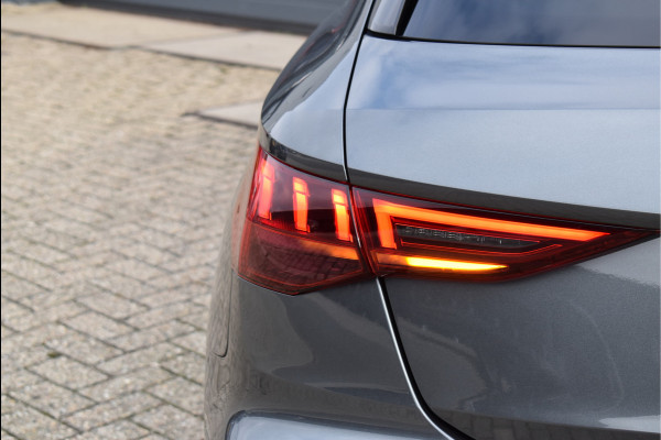 Audi A3 Sportback 45 TFSI e S-Line 245 Pk Pano Navi ACC RS-Stoel Full Led PDC 18 Inch