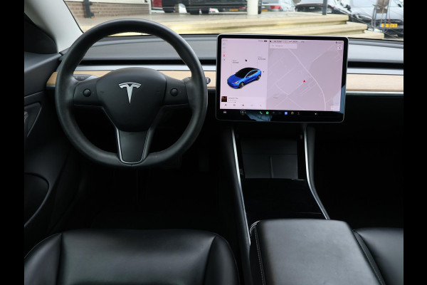Tesla Model 3 60 kWh RWD *BTW* + AFN. TREKHAAK | LEDER | AUTOPILOT | PANORAMA | 3 CAMERA'S