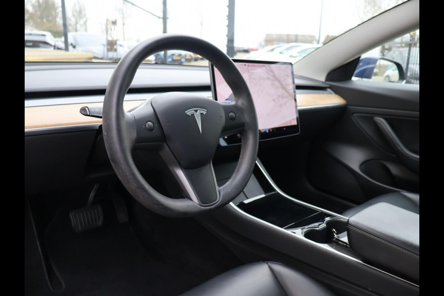 Tesla Model 3 60 kWh RWD *BTW* + AFN. TREKHAAK | LEDER | AUTOPILOT | PANORAMA | 3 CAMERA'S