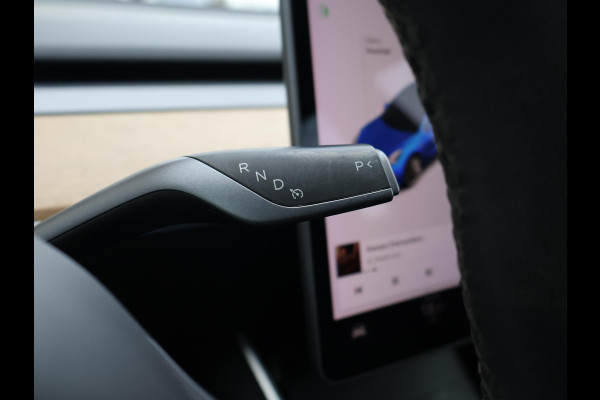 Tesla Model 3 60 kWh RWD *BTW* + AFN. TREKHAAK | LEDER | AUTOPILOT | PANORAMA | 3 CAMERA'S