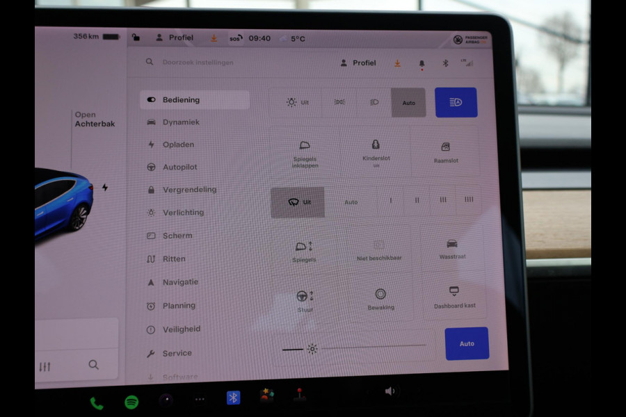 Tesla Model 3 60 kWh RWD *BTW* + AFN. TREKHAAK | LEDER | AUTOPILOT | PANORAMA | 3 CAMERA'S