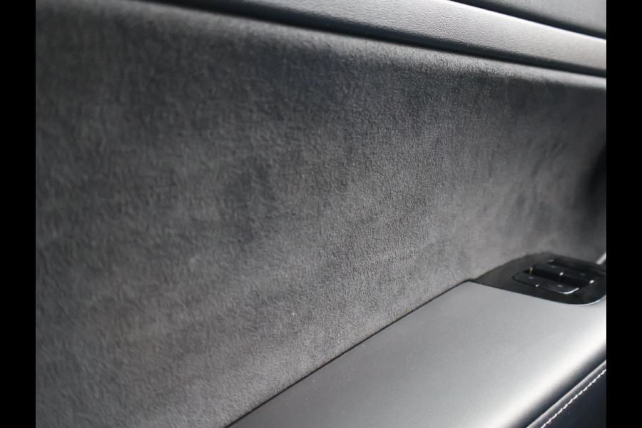 Tesla Model 3 60 kWh RWD *BTW* + AFN. TREKHAAK | LEDER | AUTOPILOT | PANORAMA | 3 CAMERA'S