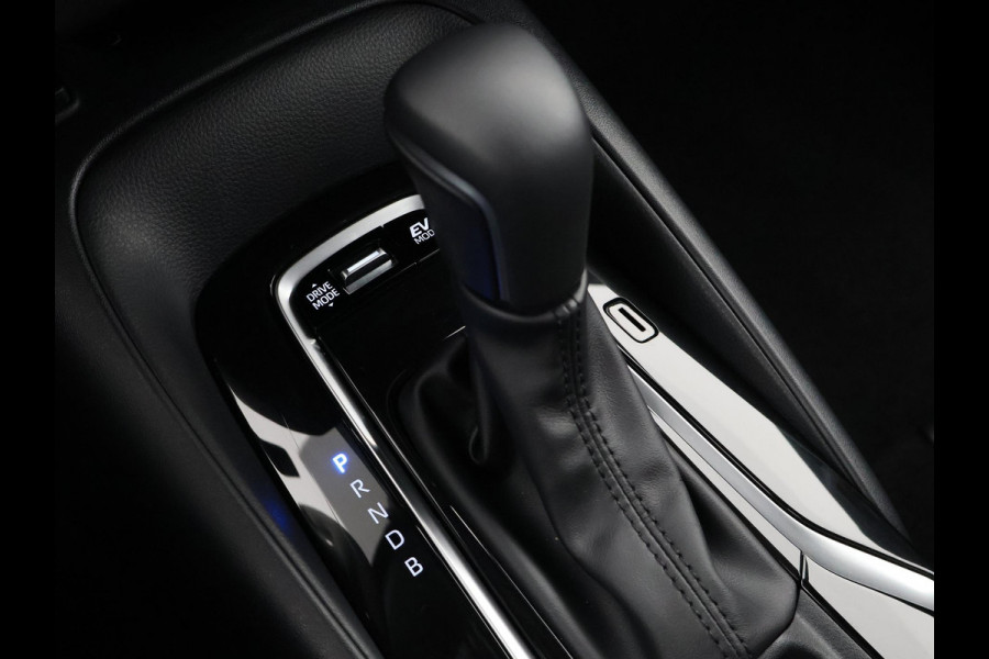 Toyota Corolla HYBRID 140 BUSINESS BLACK ED. GARANTIE 5-2035* 15.000 KM!!! STOEL -EN STUURVERWARMNG . CAMERA . KEYLESS START/STOP . APPLE CARPLAY & ANDROID AUTO