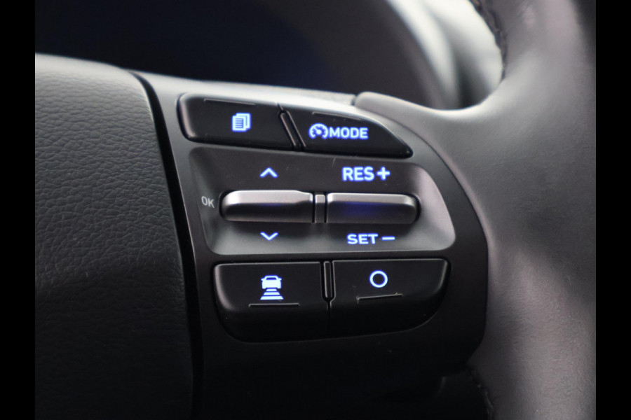 Hyundai Kona PREMIUM EV 64 KWH 1e EIG ACCU 92% GARANTIE 10-2030 BEREIK 466 KM ! LEDER. STUUR/STOEL VERWARMING.DODE HOEK DETECTIE