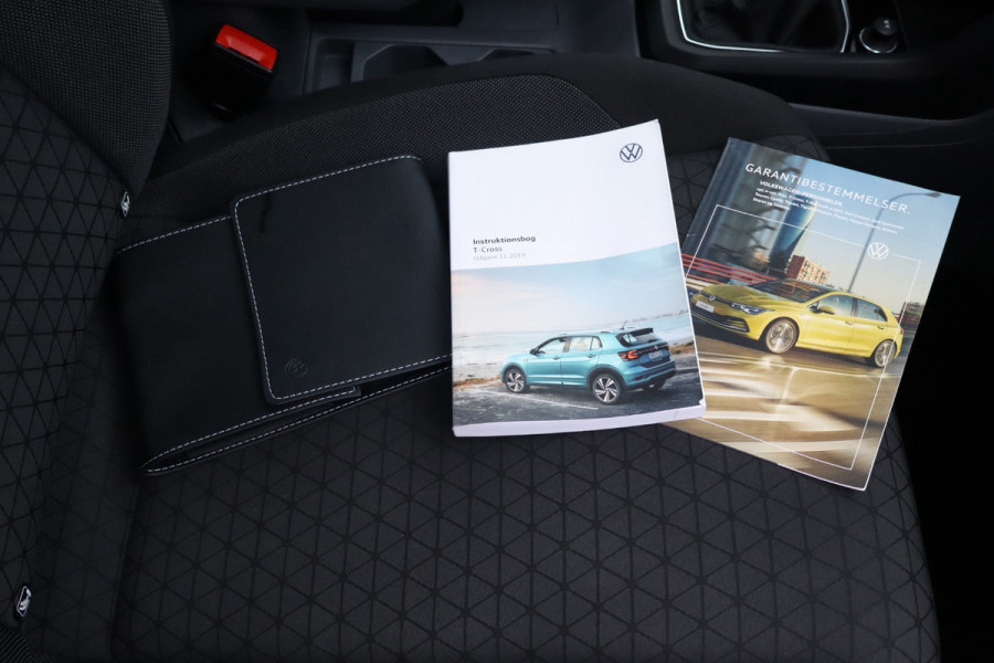 Volkswagen T-Cross 1.0 TSI Life Business Automaat 110Pk / Navi Carplay / Camera / Climate / Cruise / 16".