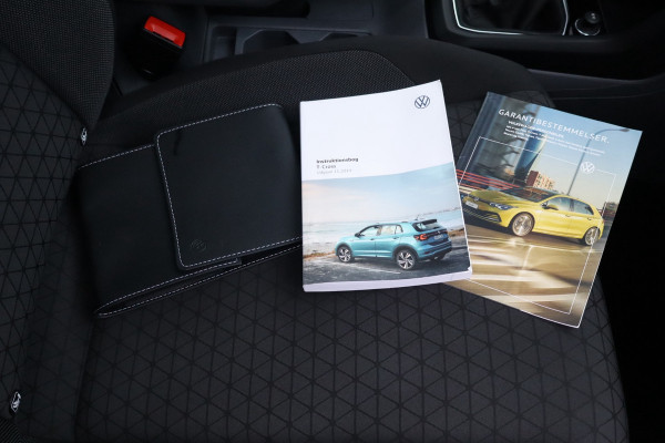 Volkswagen T-Cross 1.0 TSI Life Business Automaat 110Pk / Navi Carplay / Camera / Climate / Cruise / 16".