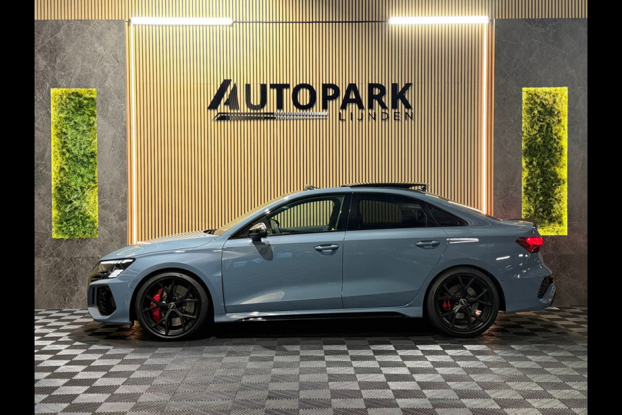 Audi RS3 Limousine 2.5 TFSI RS 3 quattro|PANO|MASSAGE|B&O|ACC|MEMORY|CARPLAY|DEALER ONDERHOUDEN|KEMORA GREY|400PK|BOMVOL!