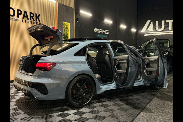 Audi RS3 Limousine 2.5 TFSI RS 3 quattro|PANO|MASSAGE|B&O|ACC|MEMORY|CARPLAY|DEALER ONDERHOUDEN|KEMORA GREY|400PK|BOMVOL!
