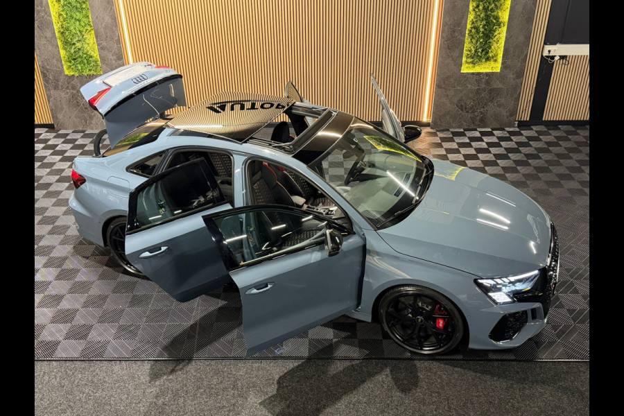 Audi RS3 Limousine 2.5 TFSI RS 3 quattro|PANO|MASSAGE|B&O|ACC|MEMORY|CARPLAY|DEALER ONDERHOUDEN|KEMORA GREY|400PK|BOMVOL!
