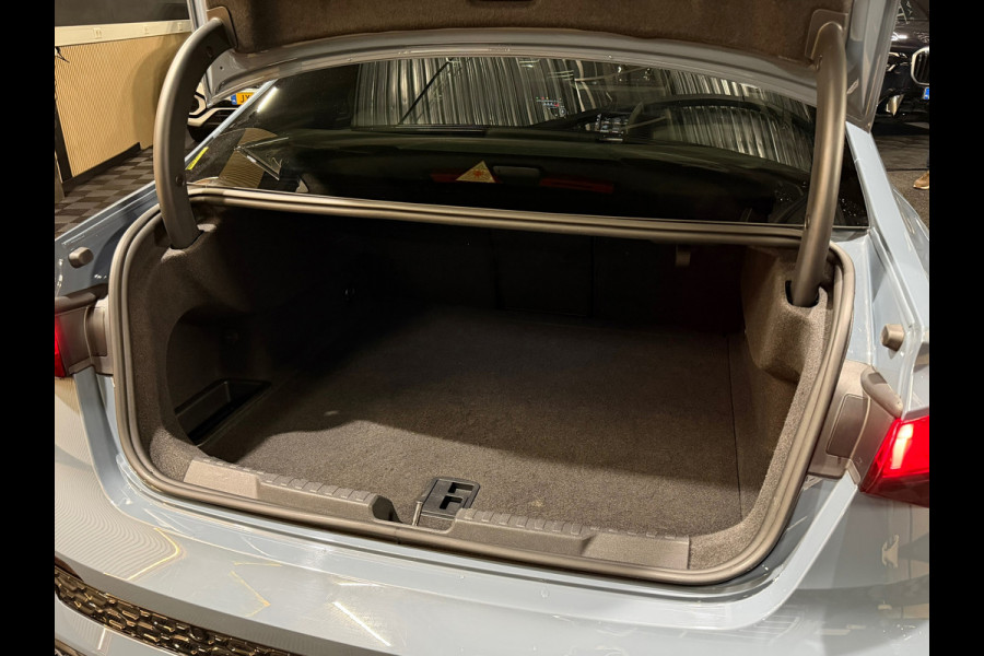 Audi RS3 Limousine 2.5 TFSI RS 3 quattro|PANO|MASSAGE|B&O|ACC|MEMORY|CARPLAY|DEALER ONDERHOUDEN|KEMORA GREY|400PK|BOMVOL!