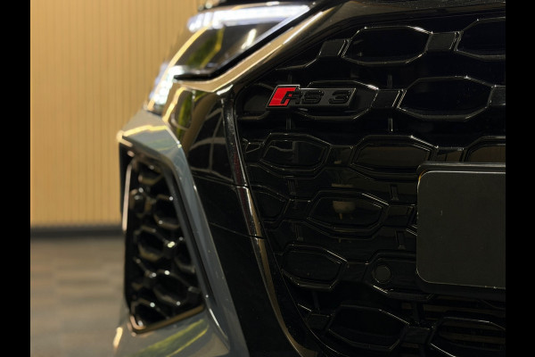 Audi RS3 Limousine 2.5 TFSI RS 3 quattro|PANO|MASSAGE|B&O|ACC|MEMORY|CARPLAY|DEALER ONDERHOUDEN|KEMORA GREY|400PK|BOMVOL!