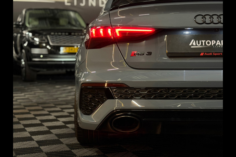 Audi RS3 Limousine 2.5 TFSI RS 3 quattro|PANO|MASSAGE|B&O|ACC|MEMORY|CARPLAY|DEALER ONDERHOUDEN|KEMORA GREY|400PK|BOMVOL!